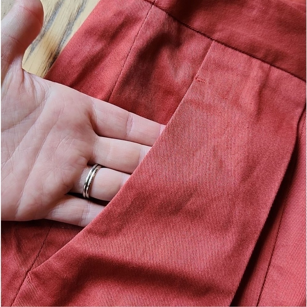 NWT - BCBGMaxAzria Women’s Pleated High Waisted Shorts (Burnt Orange Color, XS) - Picture 4 of 5